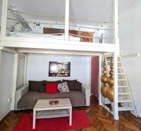 Gallery flat in Party district